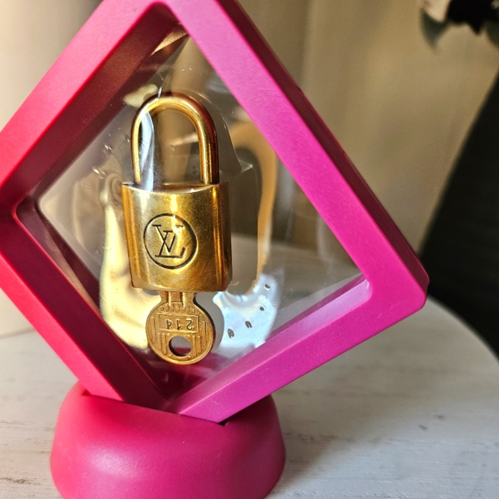 LV Lock and Key RARE #214 Valentines Day Number
